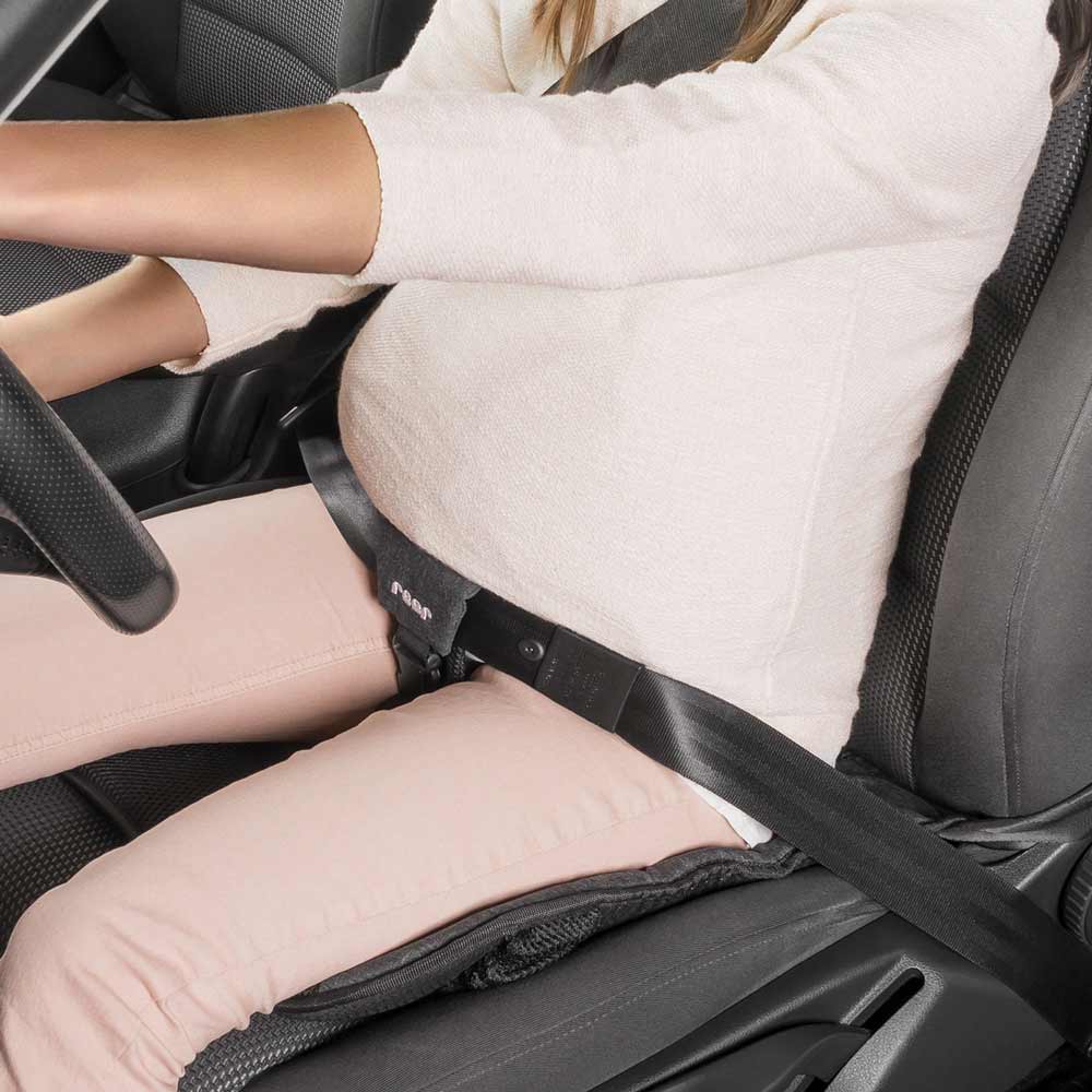 Hochschwanger Auto fahren 