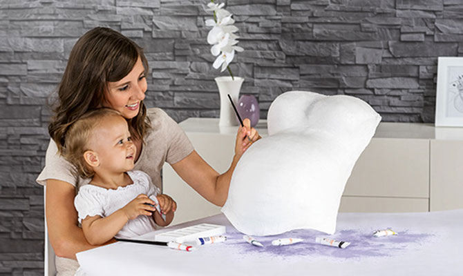 Personalise the plaster cast of your baby bump