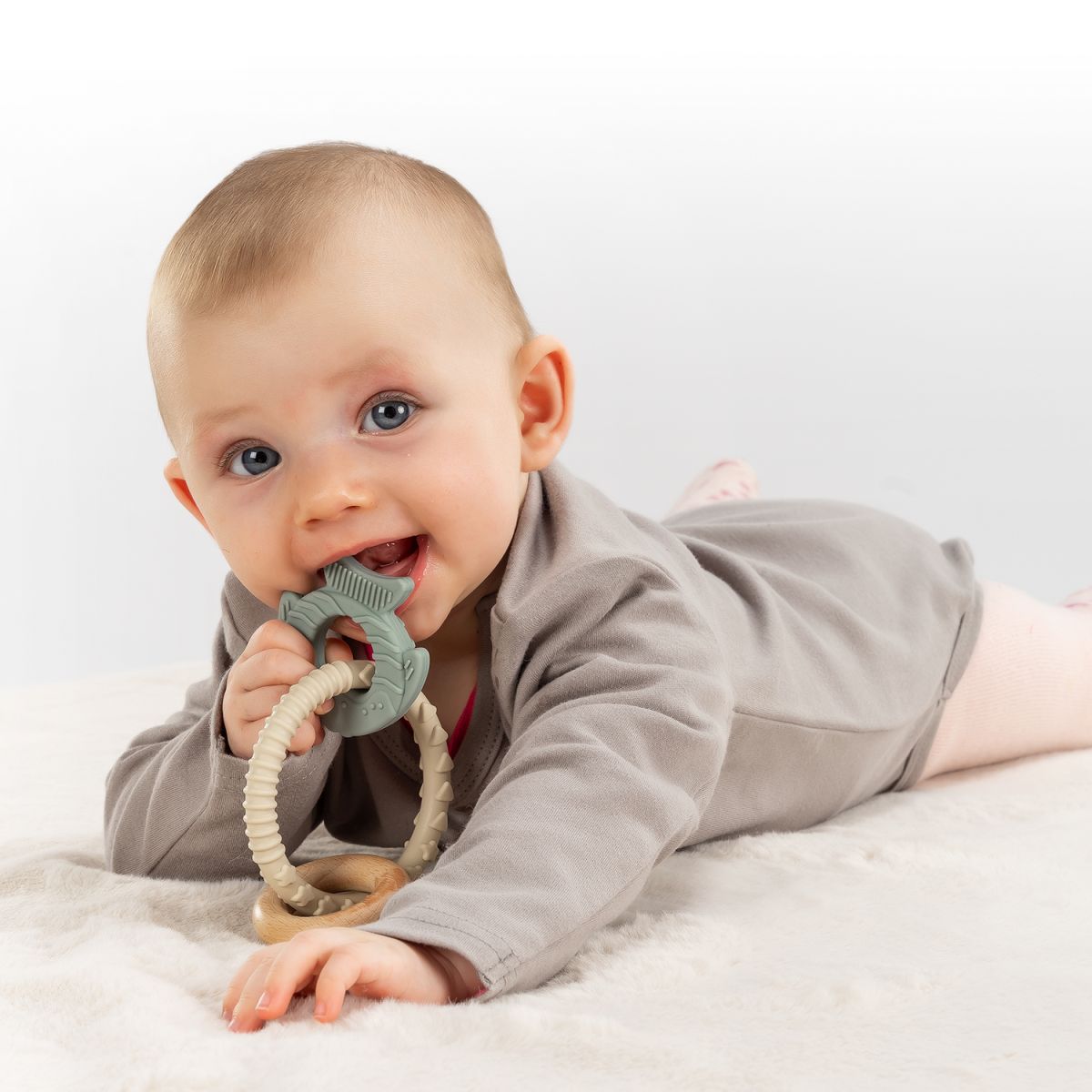 BiteDuo wood and silicone teething ring