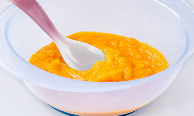 Tregon nëse ushqimi është shumë i nxehtë