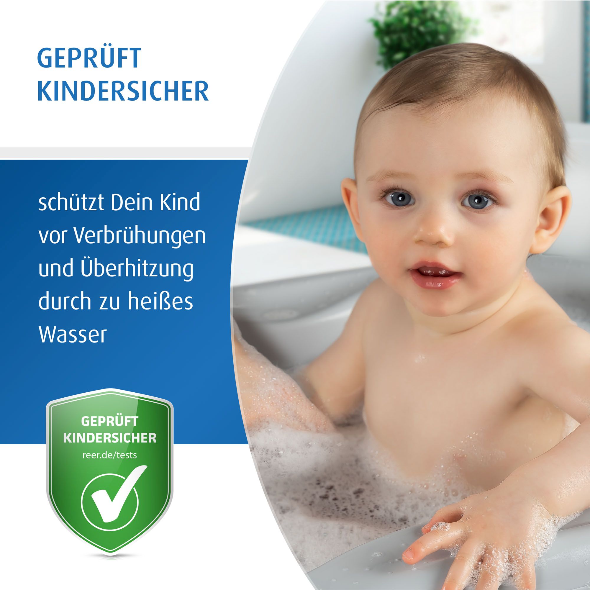 Kind in Badewanne mit Wal Thermometer
